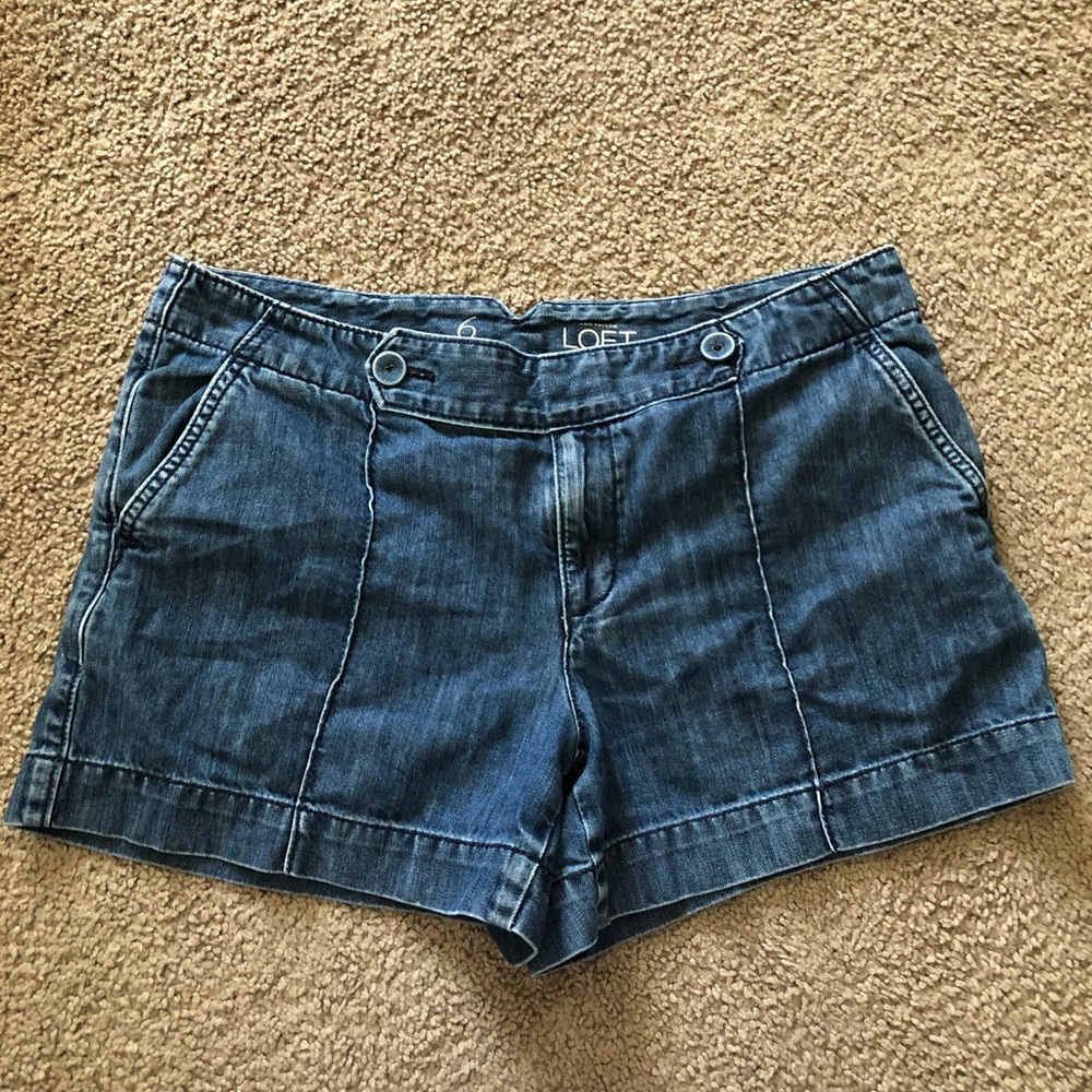 Size 6 Loft Jean Shorts